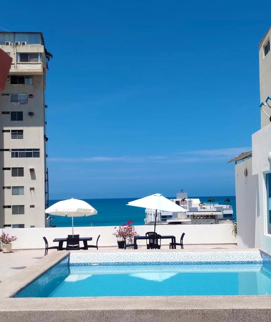 Alojate A Una Calle De La Playa Y Malecon Salinas  Luaran gambar